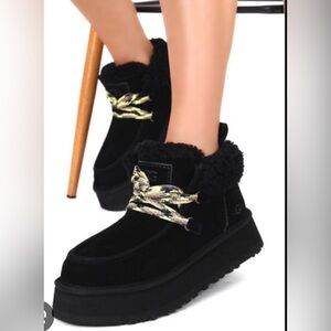 UGG FUNKARRA CABIN BOOTS